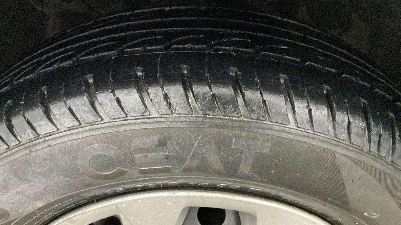 2015 Hyundai Elite i20 MAGNA 1.2, Petrol, Manual, 80,138 km, Left Rear Tyre Tread
