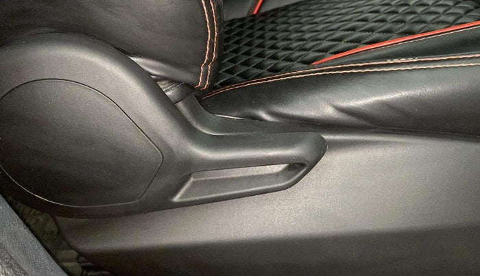 2021 Tata NEXON XM PETROL, Petrol, Manual, 58,541 km, Driver Side Adjustment Panel