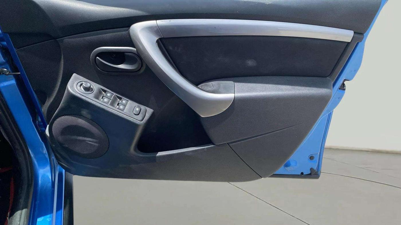 2019 Renault Duster RXS CVT, Petrol, Automatic, 25,396 km, Driver Side Door Panels Control
