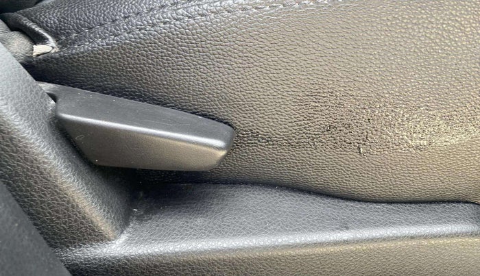 2019 Renault Duster RXS CVT, Petrol, Automatic, 25,396 km, Driver Side Adjustment Panel