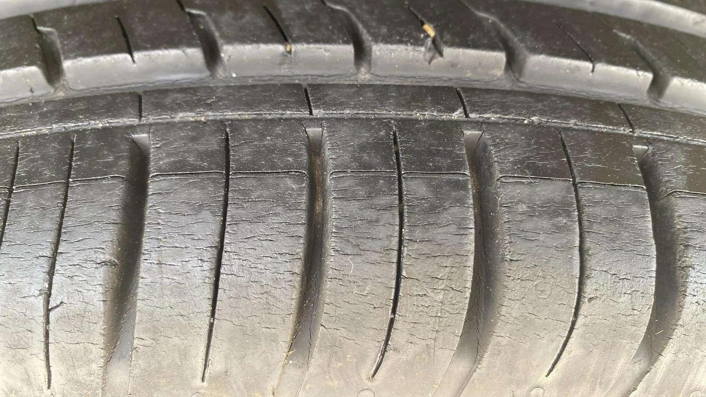 2019 Renault Duster RXS CVT, Petrol, Automatic, 25,396 km, Left Rear Tyre Tread