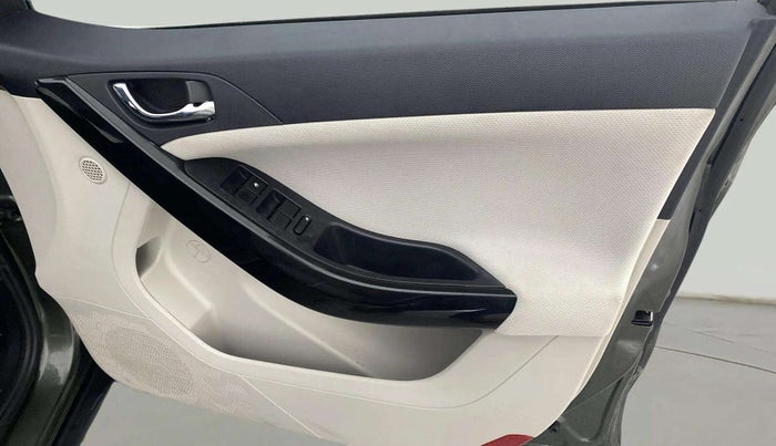 2021 Tata NEXON XZA PLUS SUNROOF PETROL, Petrol, Automatic, 29,629 km, Driver Side Door Panels Control