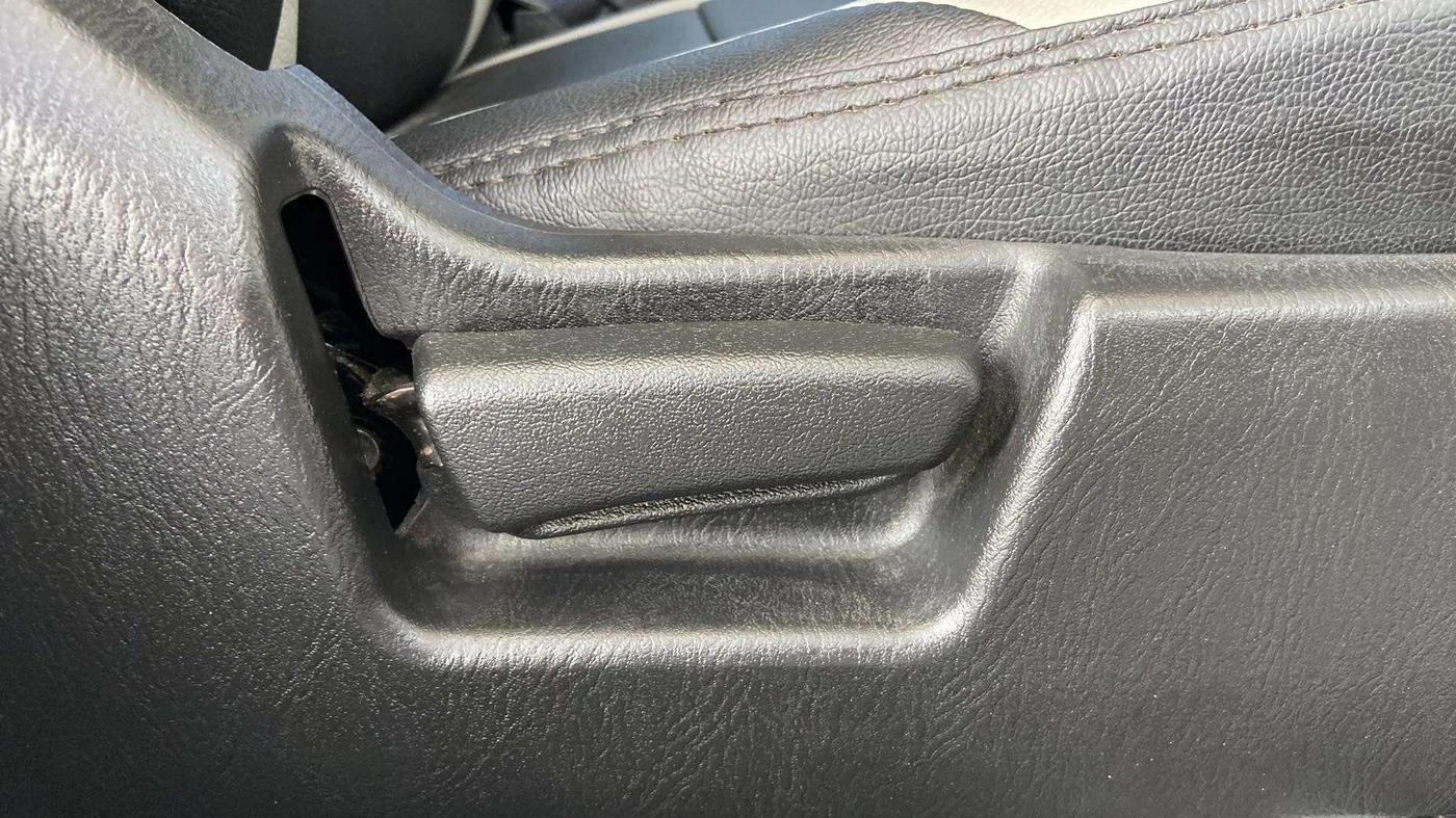 2021 Maruti Alto STD, Petrol, Manual, 26,099 km, Driver Side Adjustment Panel