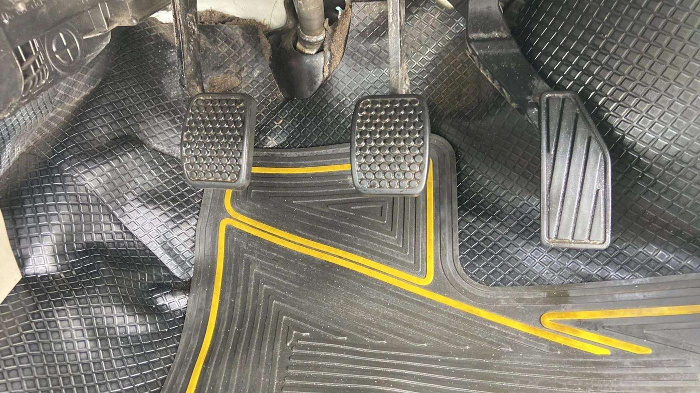 2021 Maruti Alto STD, Petrol, Manual, 26,099 km, Pedals