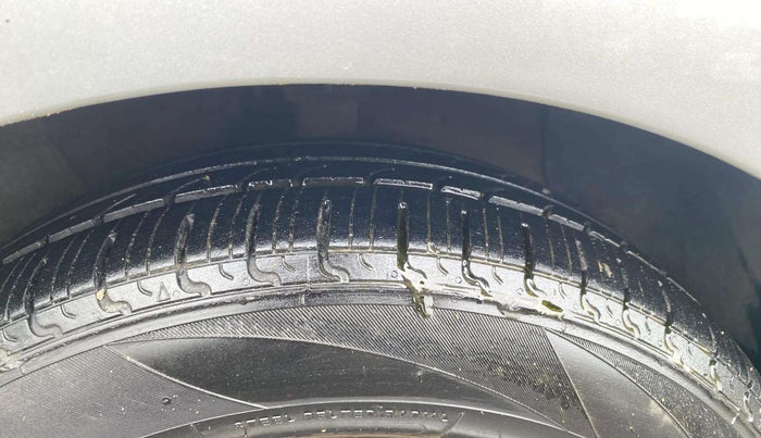 2018 Hyundai Grand i10 MAGNA AT 1.2 KAPPA VTVT, Petrol, Automatic, 46,525 km, Right Front Tyre Tread