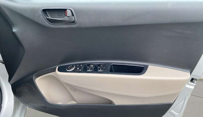 2018 Hyundai Grand i10 MAGNA AT 1.2 KAPPA VTVT, Petrol, Automatic, 46,525 km, Driver Side Door Panels Control