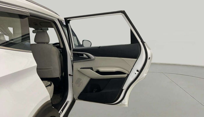 2022 KIA CARENS PRESTIGE PLUS 1.5 DIESEL 7 STR, Diesel, Manual, 60,467 km, RHS Rear Door