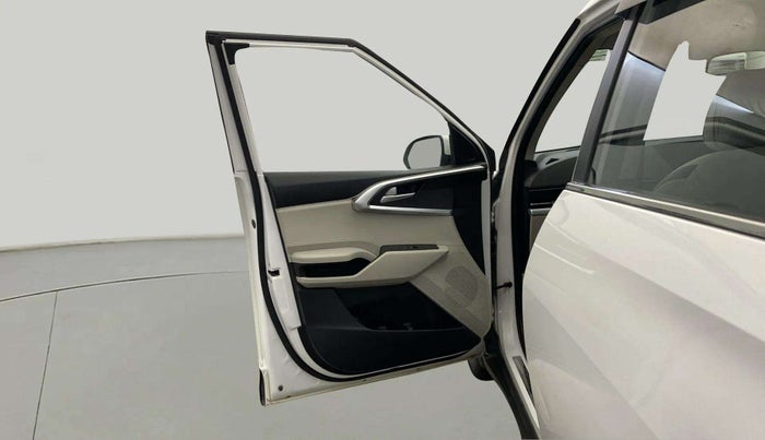 2022 KIA CARENS PRESTIGE PLUS 1.5 DIESEL 7 STR, Diesel, Manual, 60,467 km, LHS Front Door