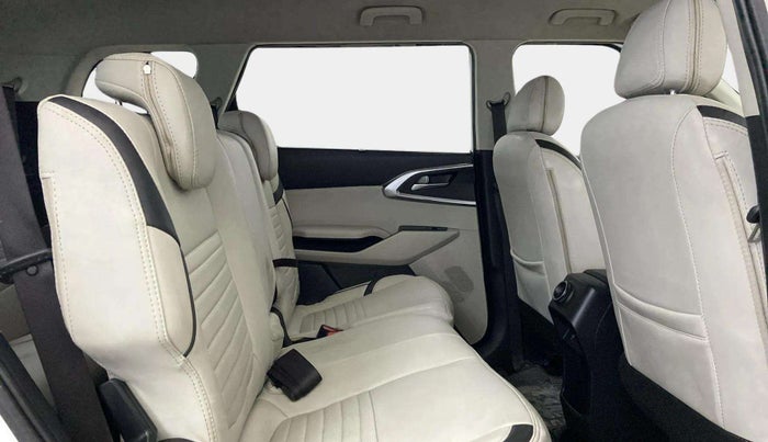 2022 KIA CARENS PRESTIGE PLUS 1.5 DIESEL 7 STR, Diesel, Manual, 60,467 km, Right Side Rear Door Cabin