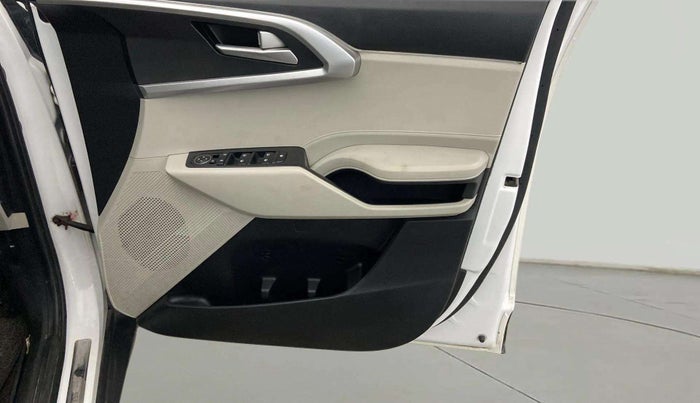 2022 KIA CARENS PRESTIGE PLUS 1.5 DIESEL 7 STR, Diesel, Manual, 60,467 km, Driver Side Door Panels Control