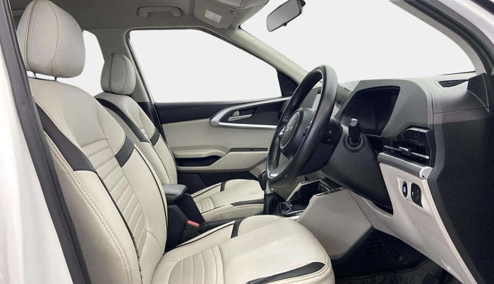 2022 KIA CARENS PRESTIGE PLUS 1.5 DIESEL 7 STR, Diesel, Manual, 60,467 km, Right Side Front Door Cabin
