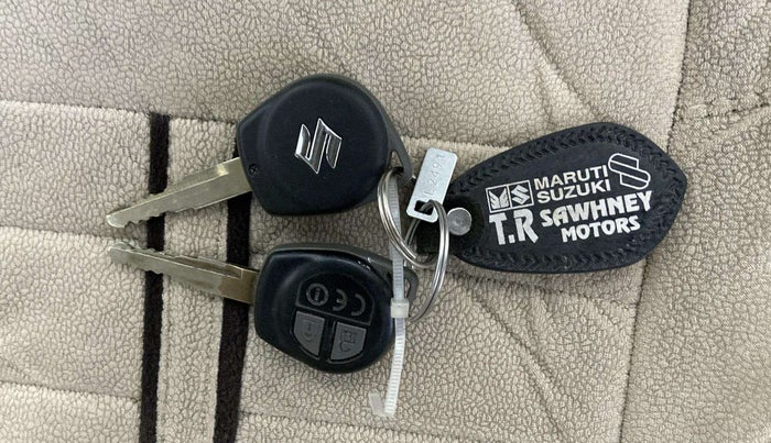 2017 Maruti Dzire VXI, Petrol, Manual, 24,332 km, Key Close Up