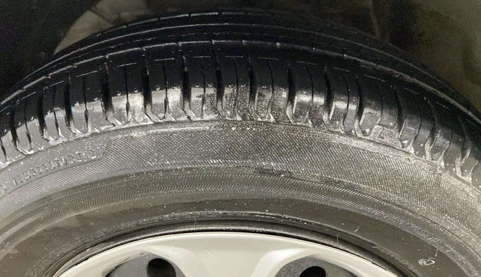 2017 Maruti Dzire VXI, Petrol, Manual, 24,332 km, Left Rear Tyre Tread