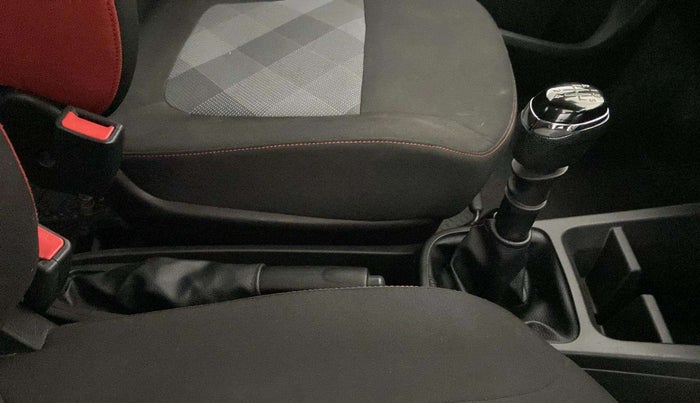 2020 Renault Kwid RXT 1.0 (O), Petrol, Manual, 25,526 km, Gear Lever