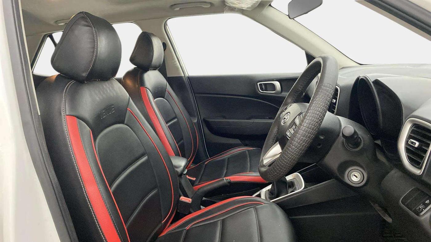 2020 Hyundai VENUE SX 1.0 TURBO, Petrol, Manual, 32,349 km, Right Side Front Door Cabin
