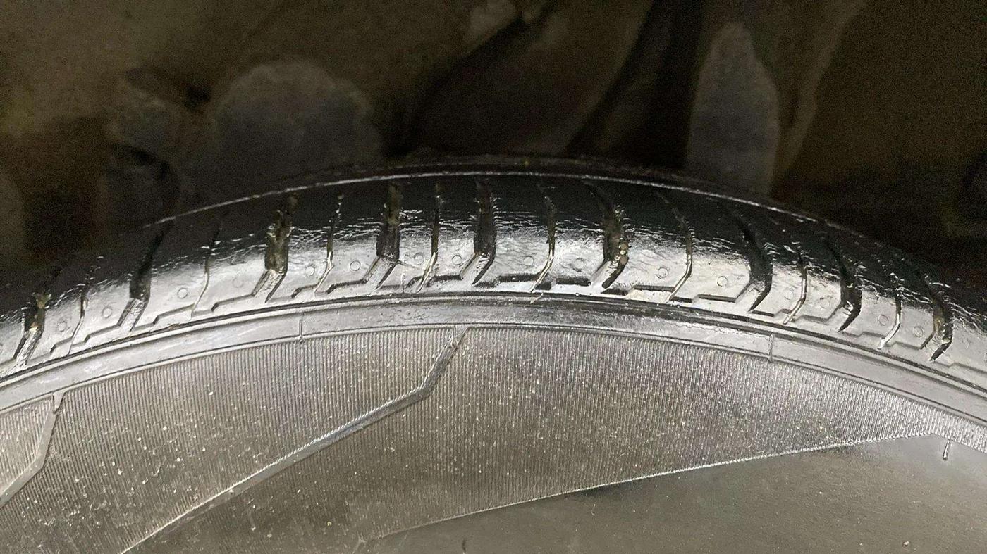 2020 Hyundai VENUE SX 1.0 TURBO, Petrol, Manual, 32,349 km, Left Rear Tyre Tread