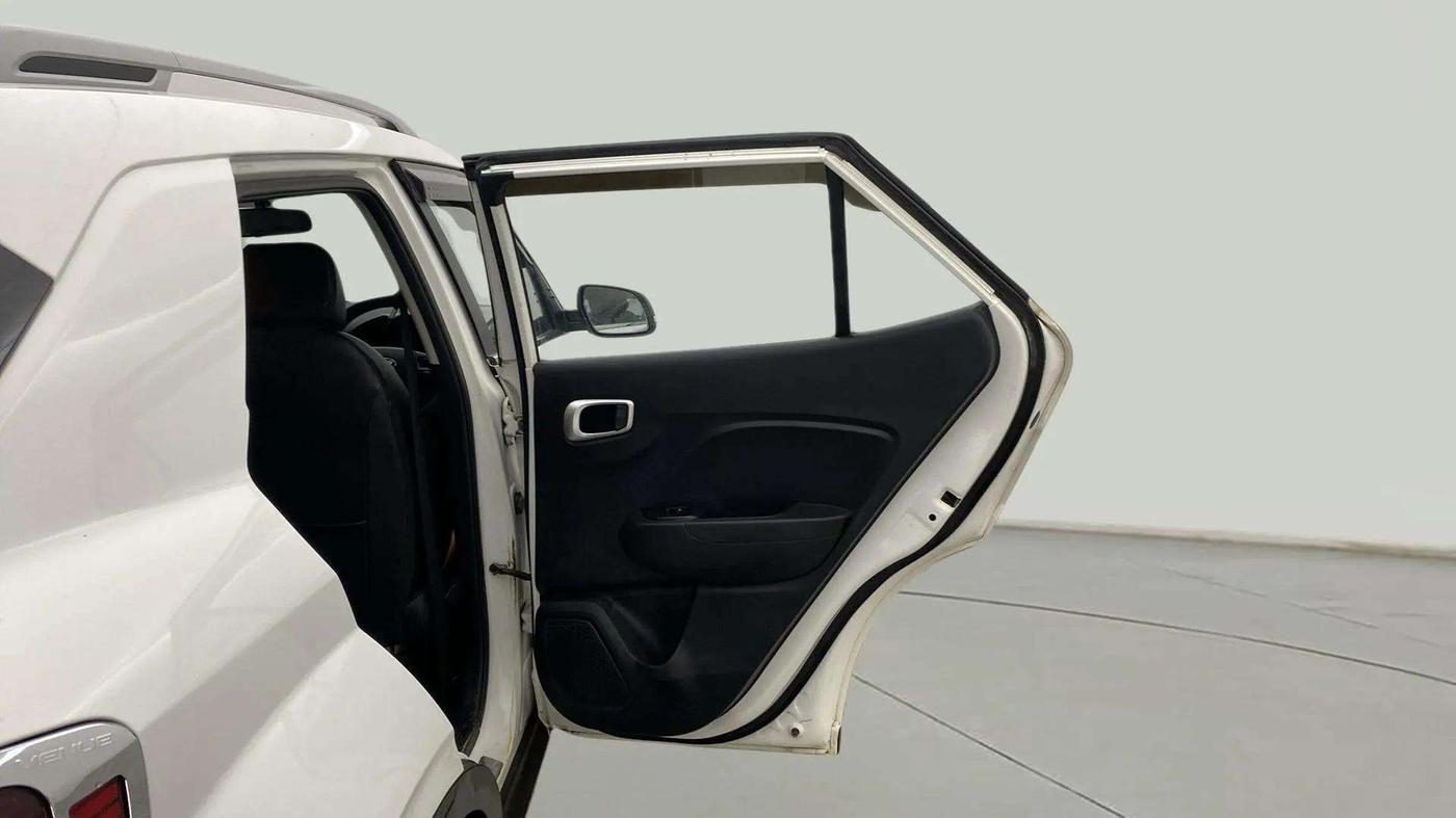 2020 Hyundai VENUE SX 1.0 TURBO, Petrol, Manual, 32,349 km, RHS Rear Door
