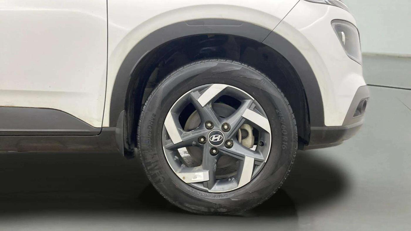2020 Hyundai VENUE SX 1.0 TURBO, Petrol, Manual, 32,349 km, Right Front Wheel