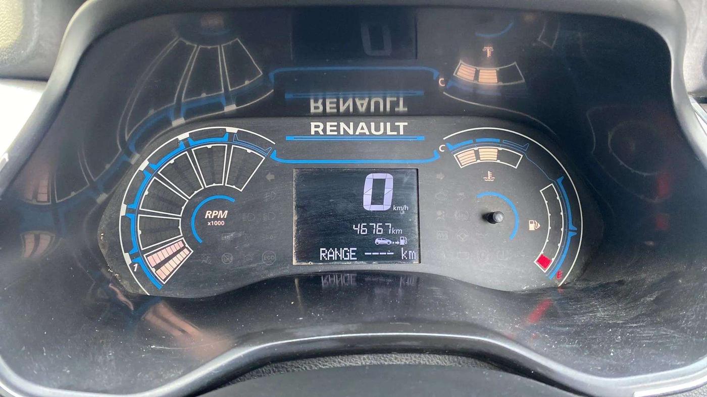 2021 Renault TRIBER RXZ, Petrol, Manual, 46,870 km, Odometer Image