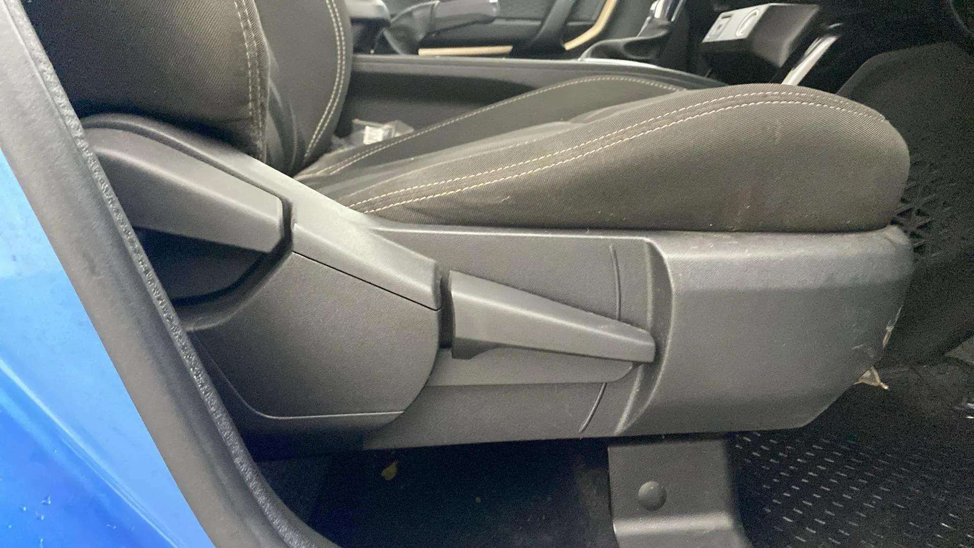Driver-side-adjustment-panel-40