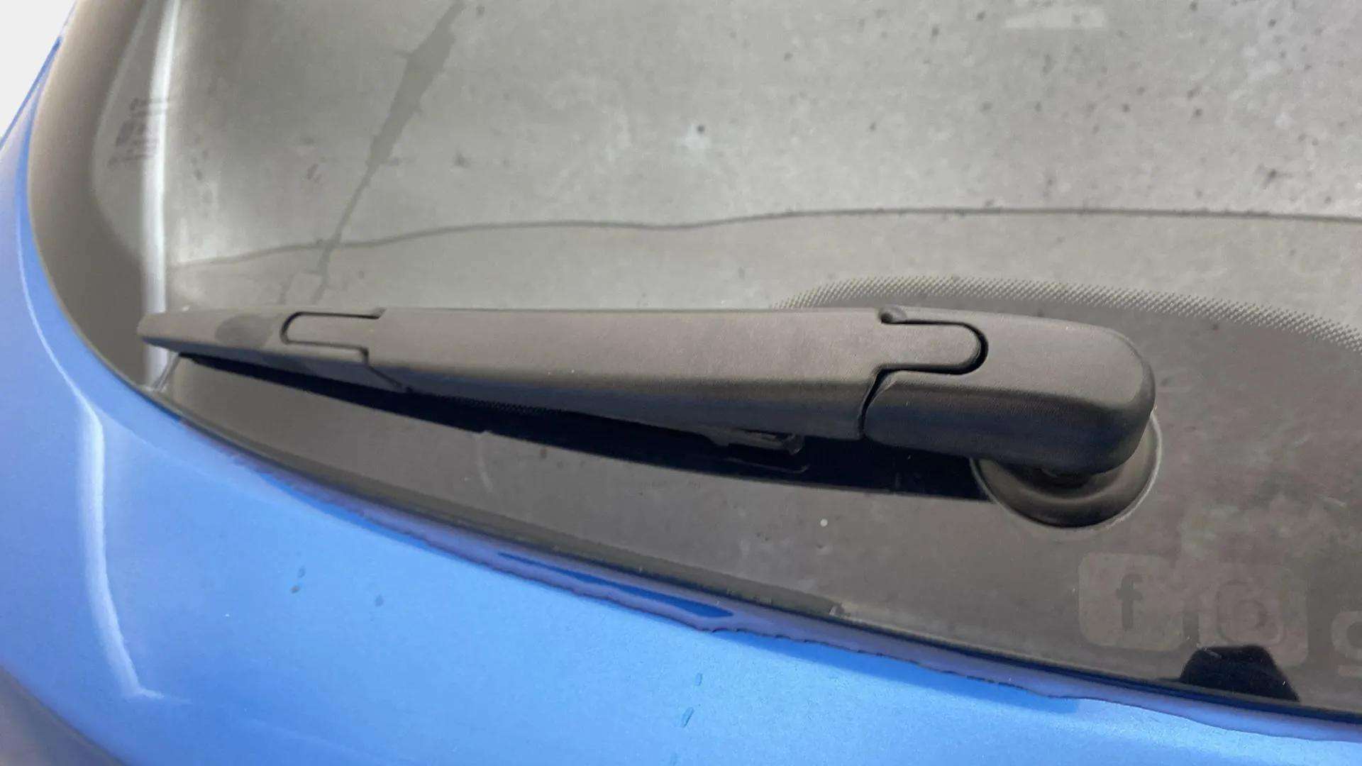 Rear-windshield-wiper-blade-24