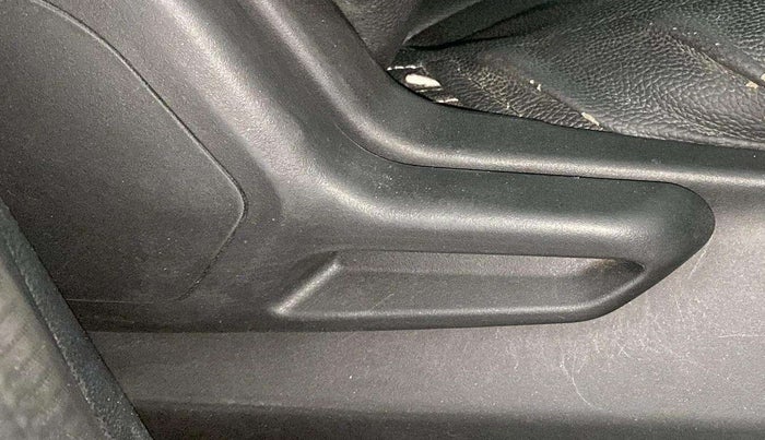 2020 Tata Tiago XT PETROL, Petrol, Manual, 42,222 km, Driver Side Adjustment Panel