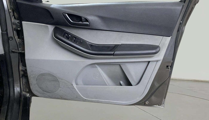2020 Tata Tiago XT PETROL, Petrol, Manual, 42,222 km, Driver Side Door Panels Control