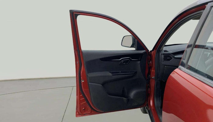2018 Mahindra KUV 100 NXT K8 P 6 STR, Petrol, Manual, 99,766 km, LHS Front Door