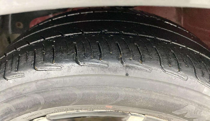 2018 Mahindra KUV 100 NXT K8 P 6 STR, Petrol, Manual, 99,766 km, Left Front Tyre Tread