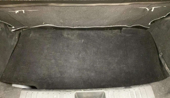 2018 Mahindra KUV 100 NXT K8 P 6 STR, Petrol, Manual, 99,766 km, Boot Open Zoomed View