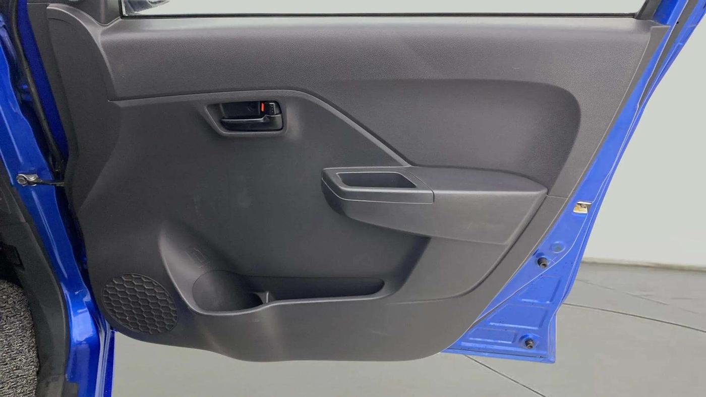 2022 Maruti Alto K10 VXI, Petrol, Manual, 54,340 km, Driver Side Door Panels Control