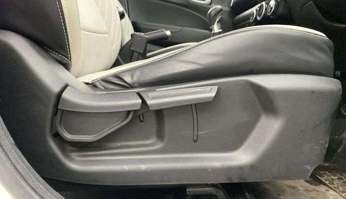 2021 Hyundai VENUE SX 1.0 (O) TURBO IMT, Petrol, Manual, 50,901 km, Driver Side Adjustment Panel