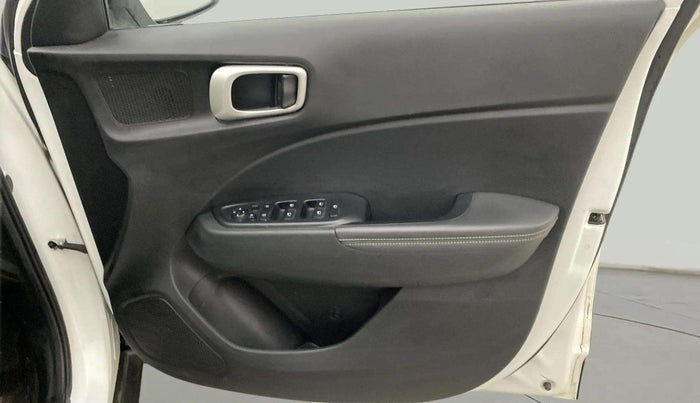 2021 Hyundai VENUE SX 1.0 (O) TURBO IMT, Petrol, Manual, 50,901 km, Driver Side Door Panels Control