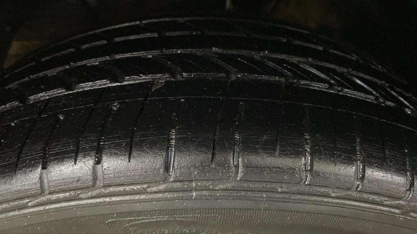 2021 Toyota Glanza G, Petrol, Manual, 27,991 km, Left Front Tyre Tread