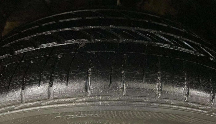 2021 Toyota Glanza G, Petrol, Manual, 27,991 km, Left Front Tyre Tread