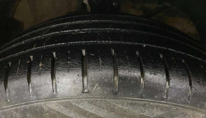 2021 Toyota Glanza G, Petrol, Manual, 27,991 km, Right Front Tyre Tread