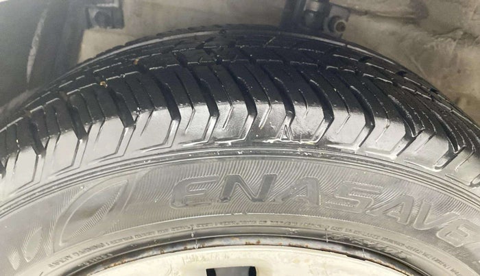2013 Maruti Ertiga VXI, Petrol, Manual, 68,160 km, Left Front Tyre Tread