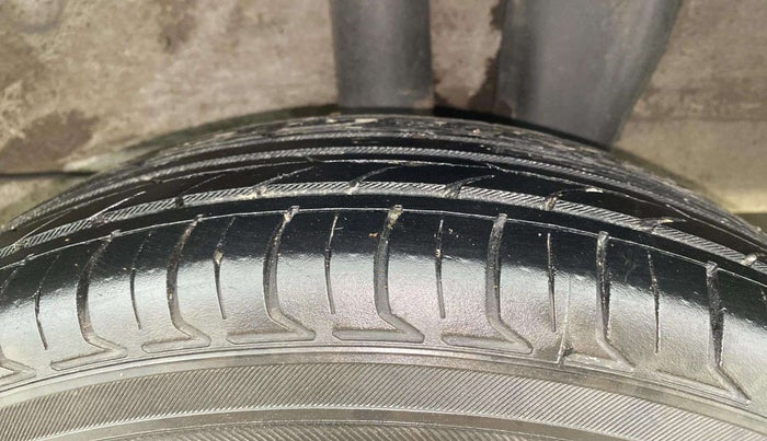 2020 Hyundai NEW SANTRO SPORTZ EXECUTIVE MT CNG, CNG, Manual, 78,732 km, Left Rear Tyre Tread