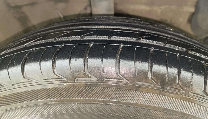 2020 Hyundai NEW SANTRO SPORTZ EXECUTIVE MT CNG, CNG, Manual, 78,732 km, Right Front Tyre Tread
