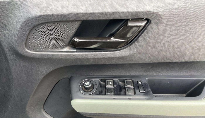 2023 Tata PUNCH ADVENTURE AMT, Petrol, Automatic, 3,416 km, Driver Side Door Panels Control