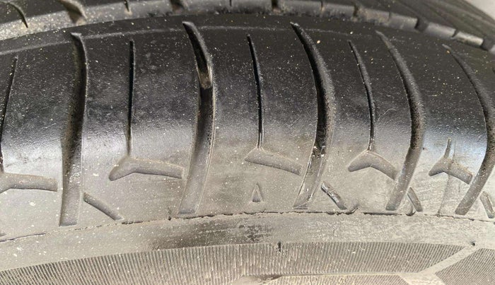 2020 Maruti XL6 ZETA MT, Petrol, Manual, 78,872 km, Right Rear Tyre Tread