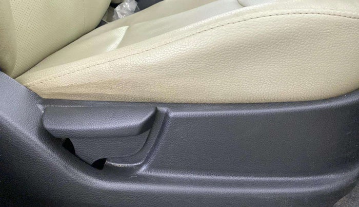2012 Hyundai Eon ERA, Petrol, Manual, 86,511 km, Driver Side Adjustment Panel