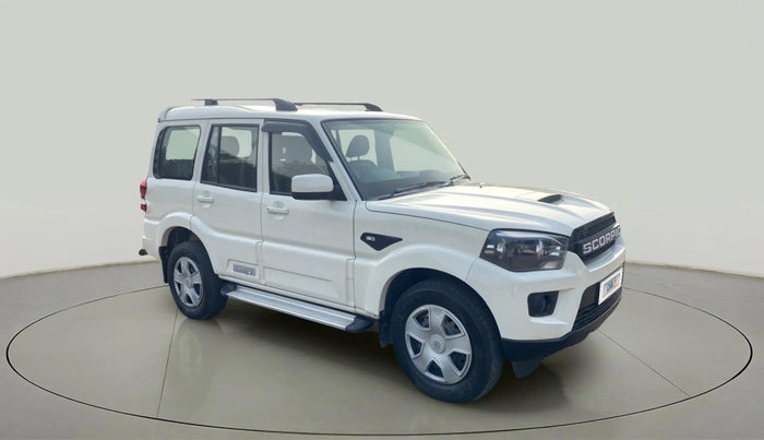 2018 Mahindra Scorpio S5, Diesel, Manual, 28,871 km, Right Front Diagonal