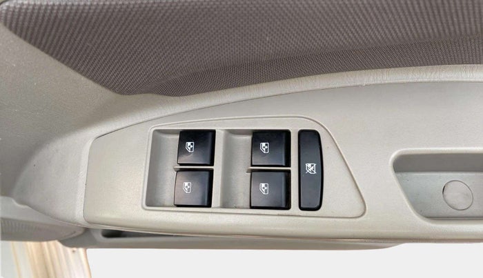 2018 Mahindra Scorpio S5, Diesel, Manual, 28,871 km, Driver Side Door Panels Control