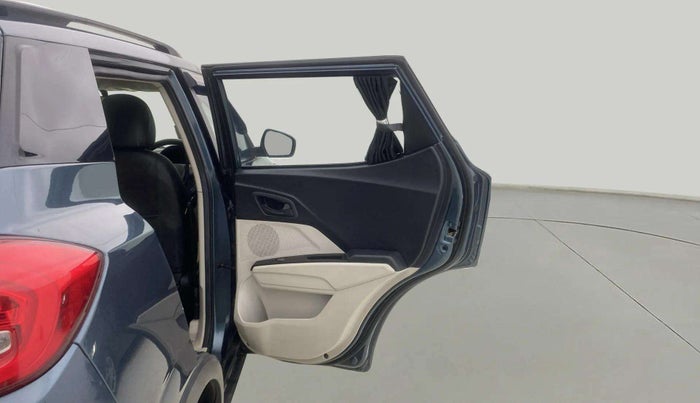 2022 Mahindra XUV300 W6 1.5 DIESEL AMT, Diesel, Automatic, 34,035 km, RHS Rear Door