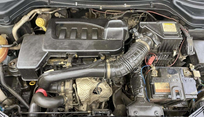 2022 Mahindra XUV300 W6 1.5 DIESEL AMT, Diesel, Automatic, 34,035 km, Engine View