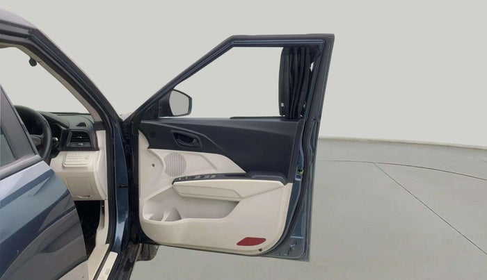 2022 Mahindra XUV300 W6 1.5 DIESEL AMT, Diesel, Automatic, 34,035 km, RHS Front Door