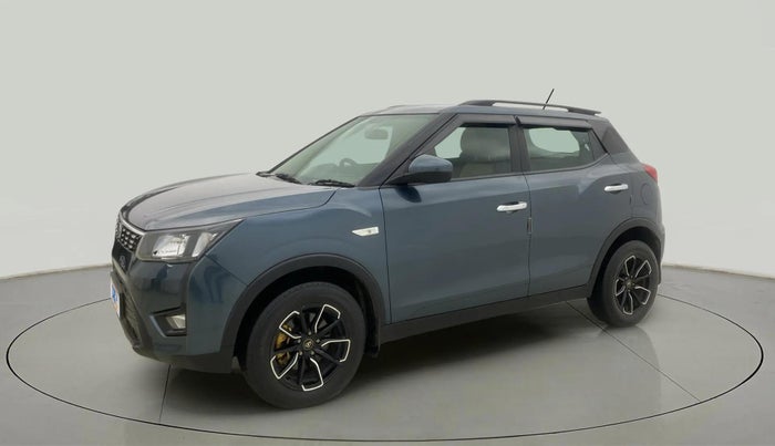 2022 Mahindra XUV300 W6 1.5 DIESEL AMT, Diesel, Automatic, 34,035 km, Left Front Diagonal