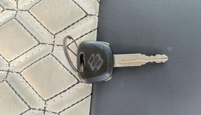 2020 Maruti Eeco 5 STR WITH A/C+HTR, Petrol, Manual, 55,796 km, Key Close Up