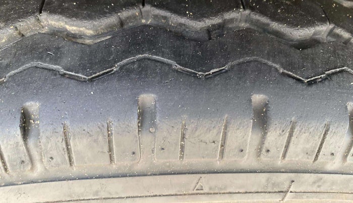 2020 Maruti Eeco 5 STR WITH A/C+HTR, Petrol, Manual, 55,796 km, Right Front Tyre Tread